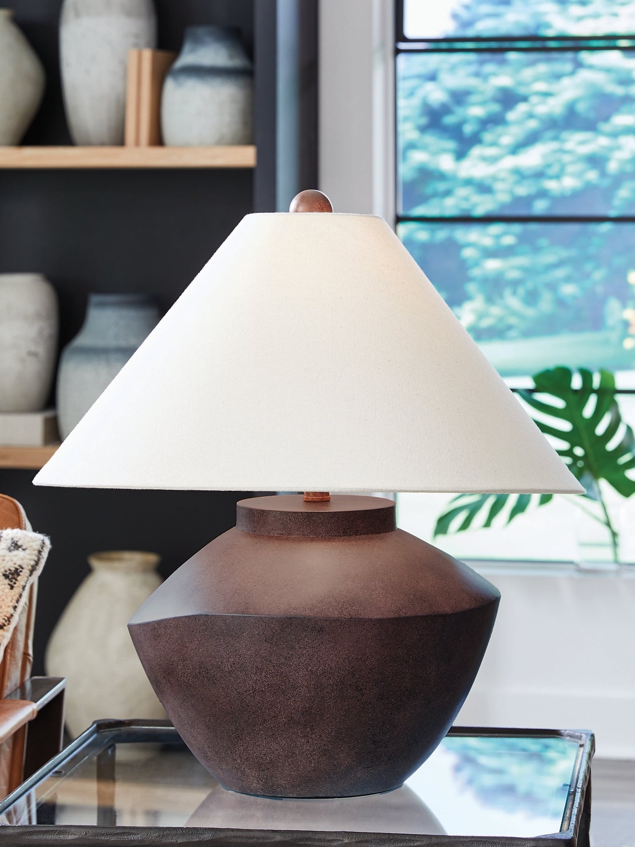Lampe de table Honsworth Poly (1/CN)