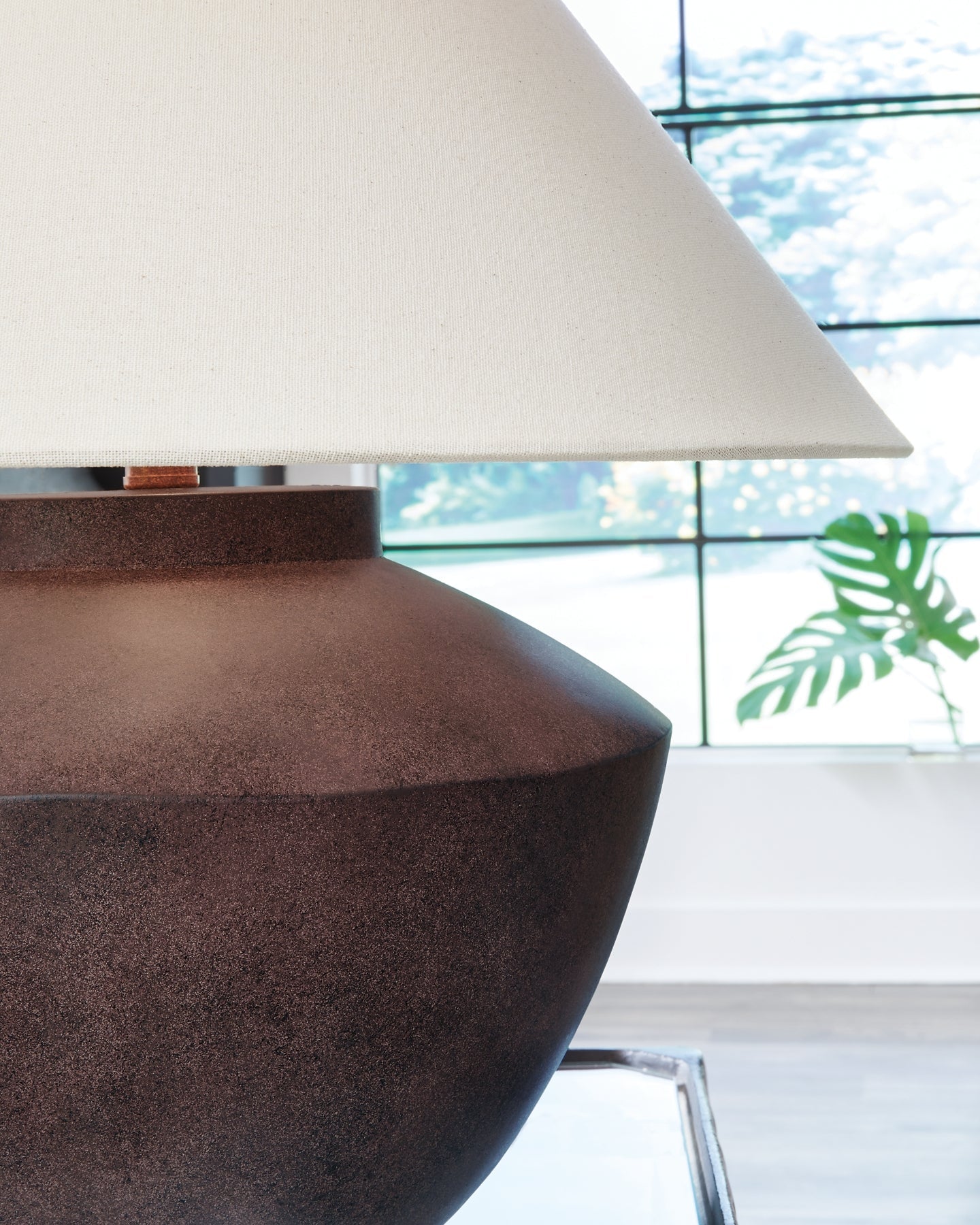 Lampe de table Honsworth Poly (1/CN)