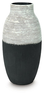 Vase Girtha