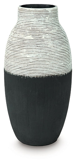 Vase Girtha