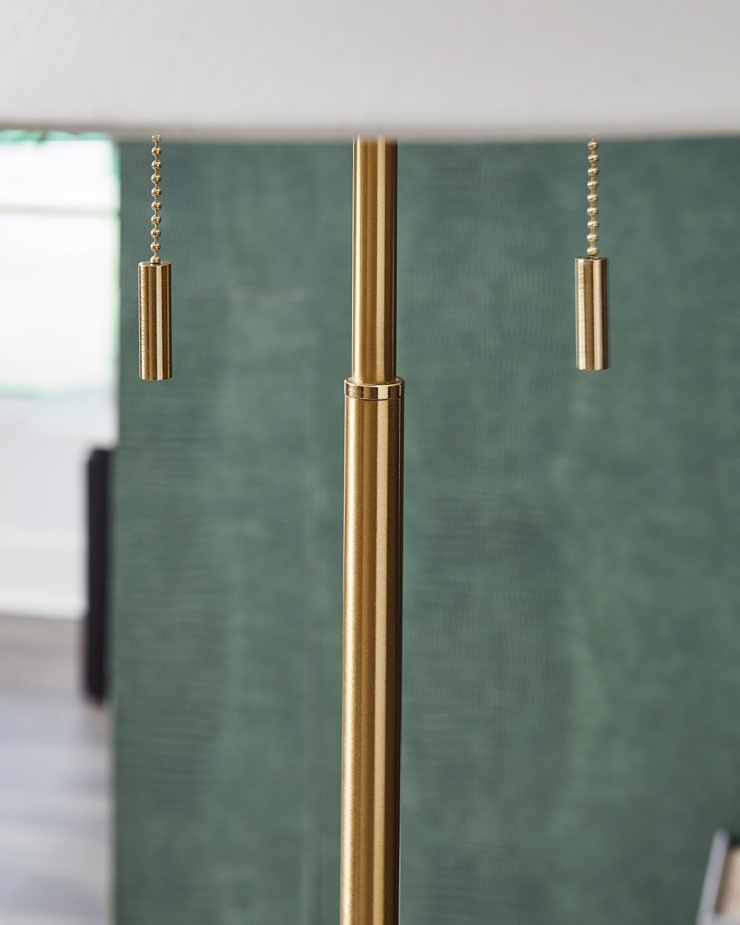 Lampadaire en métal Haigwood (1/CN)