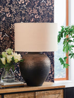 Lampe de table en métal Newgerhard (1/CN)
