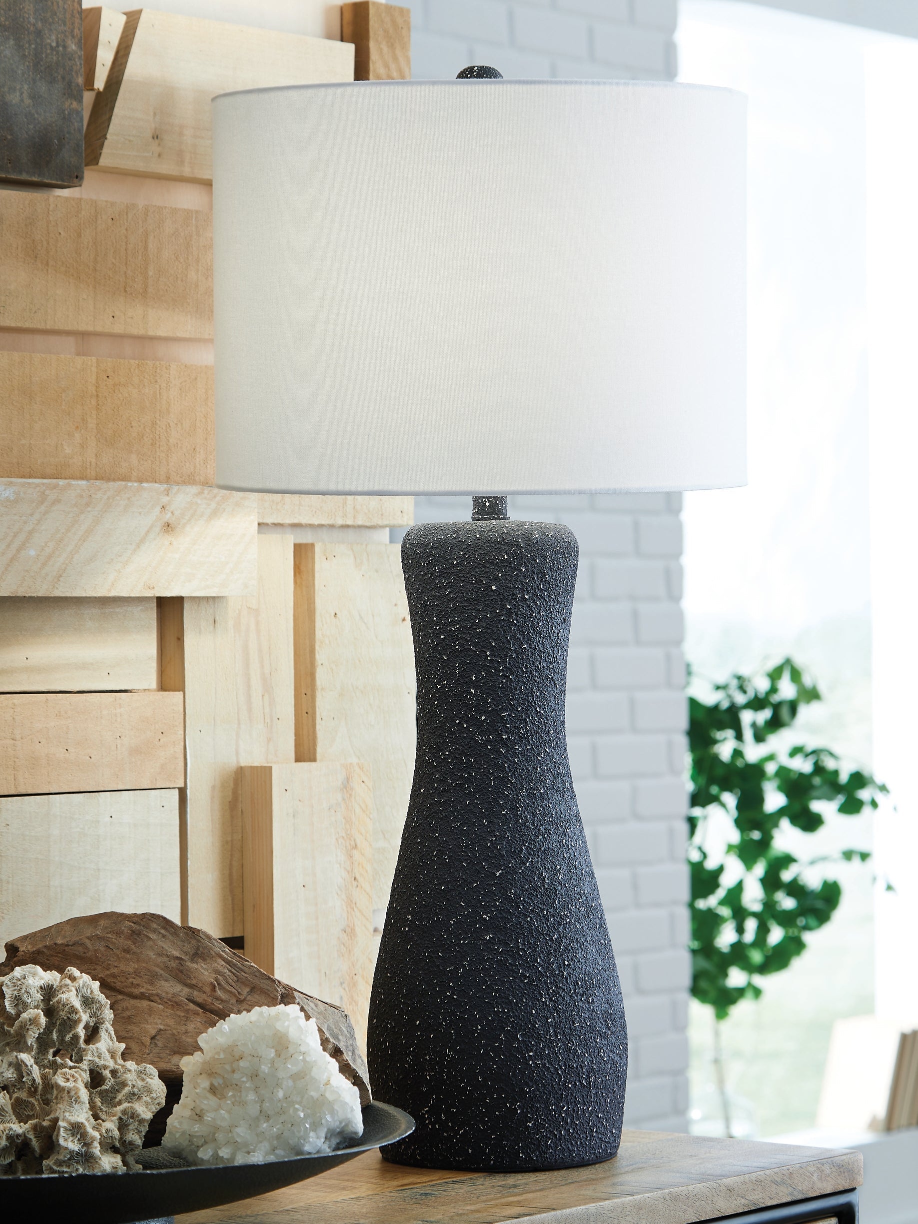 Lampe de table en métal Maykins (1/CN)